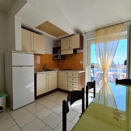 Apartment & 2116