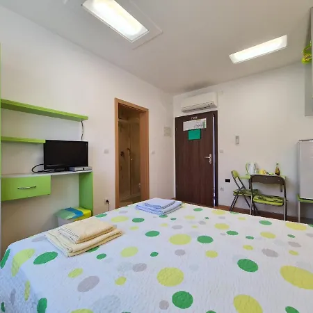 Apartment & 2116 *
